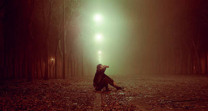 必须有那样一个人存在在线收听